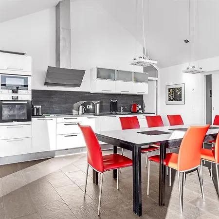 Rudolf - 95m From The Sea By Interhome